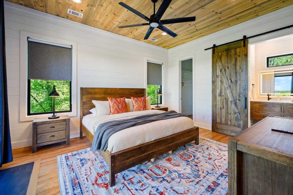 king suite bedroom